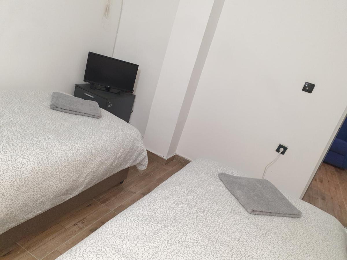 Sweet Basement Suteren Apartments Parking 5 Euro スコピエ エクステリア 写真