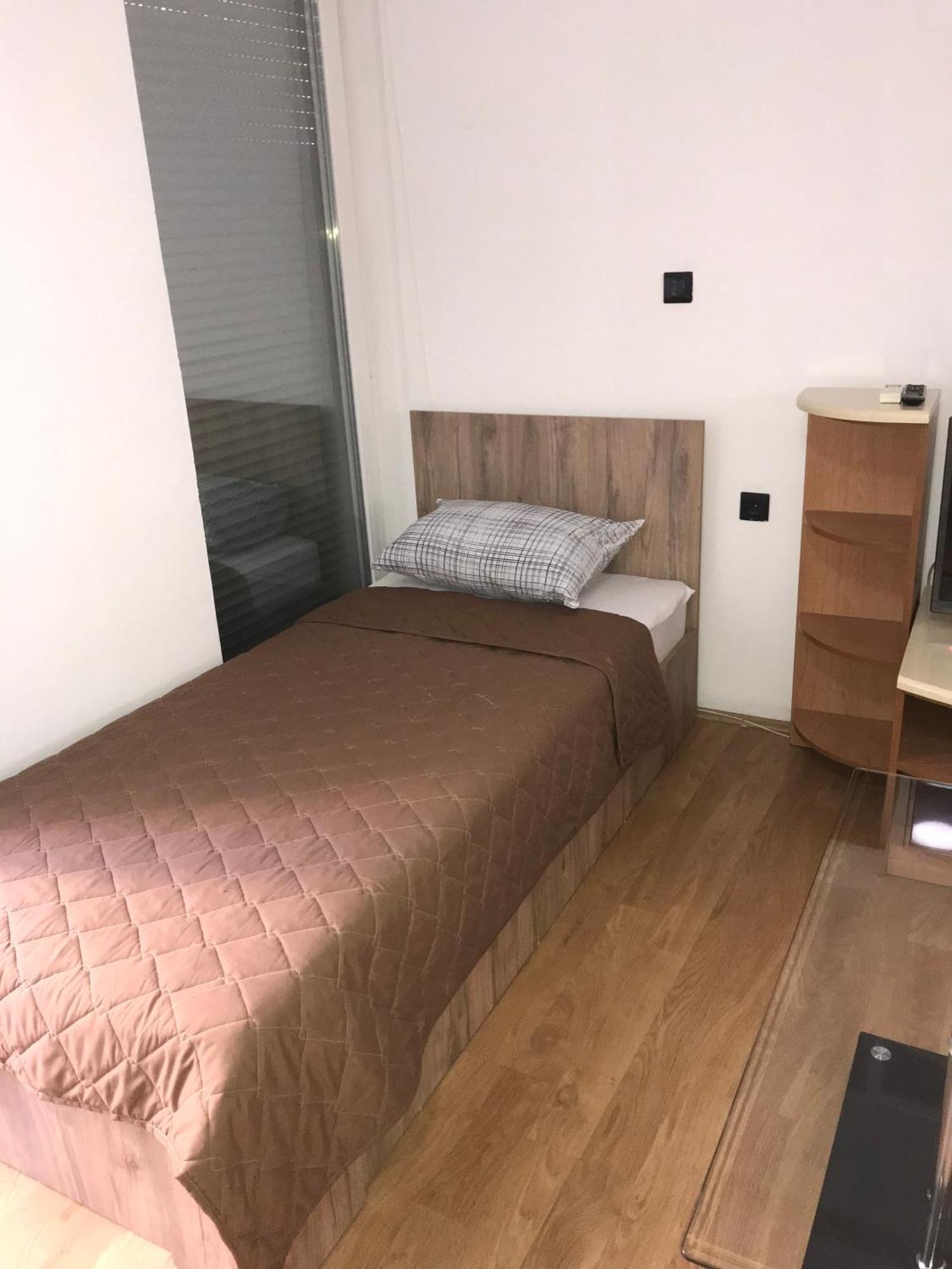 Sweet Basement Suteren Apartments Parking 5 Euro スコピエ エクステリア 写真